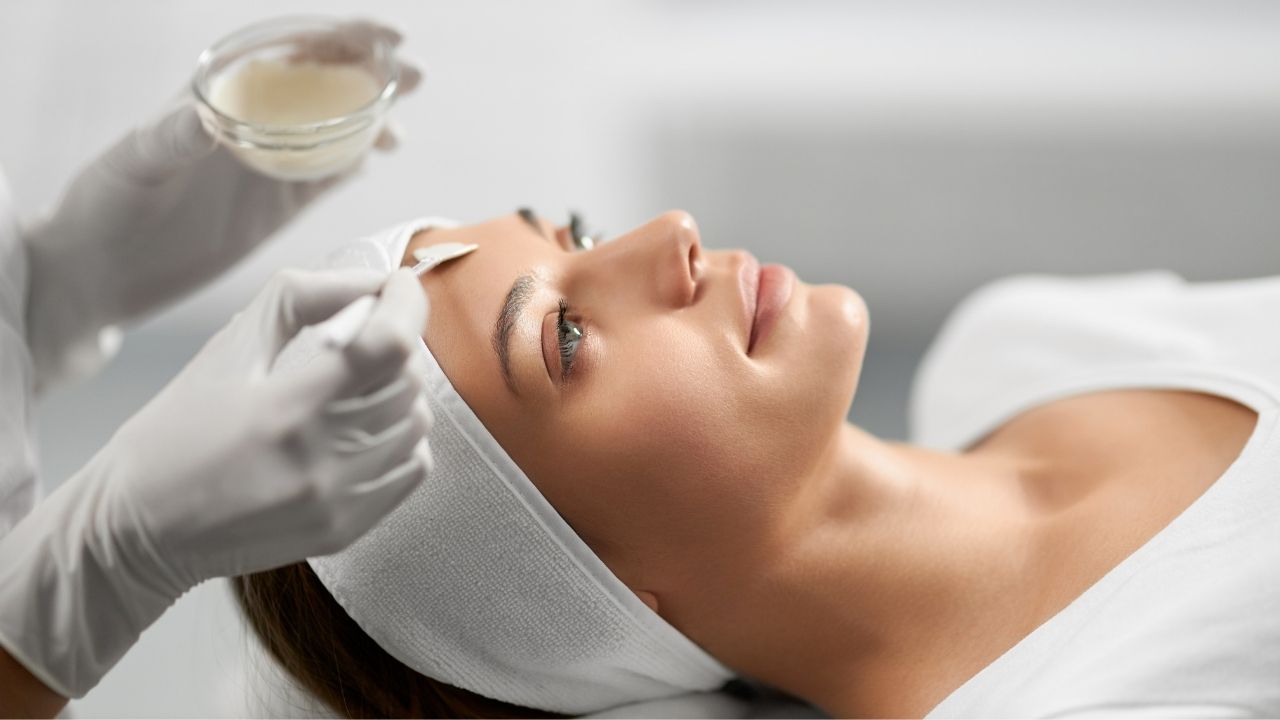 Zabiegi na twarz – które wybrać dla swojego typu skóry?